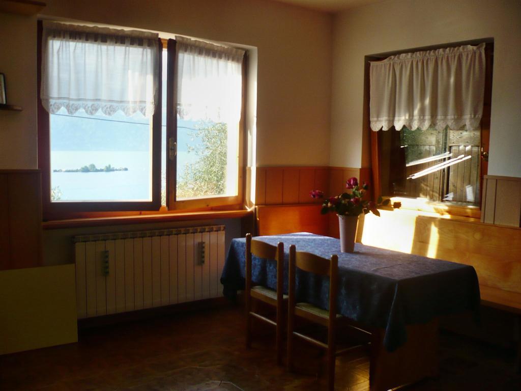 Appartamento Michela Brenzone sul Garda Quarto foto